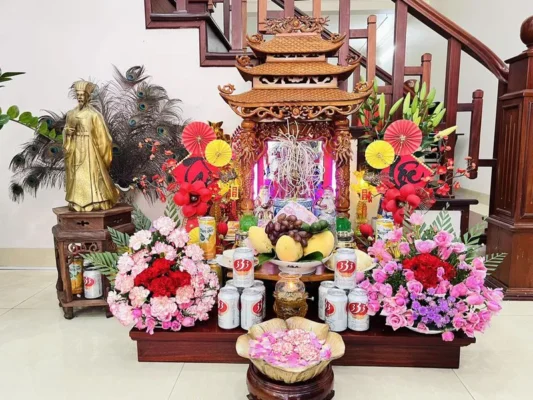 Vị trí đặt hoa trên bàn thờ thu hút tài lộc